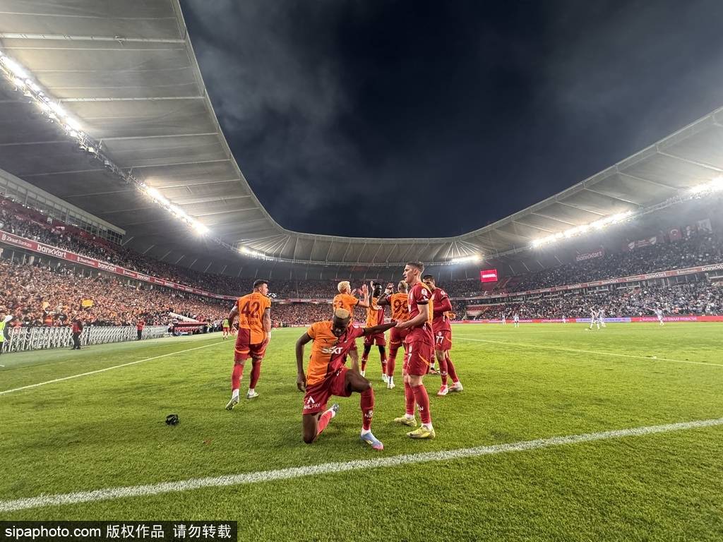 体育皇冠信用网_36球神锋奥斯梅恩亮绿灯体育皇冠信用网！曼联这次真能砸下“黑豹”补强锋线？