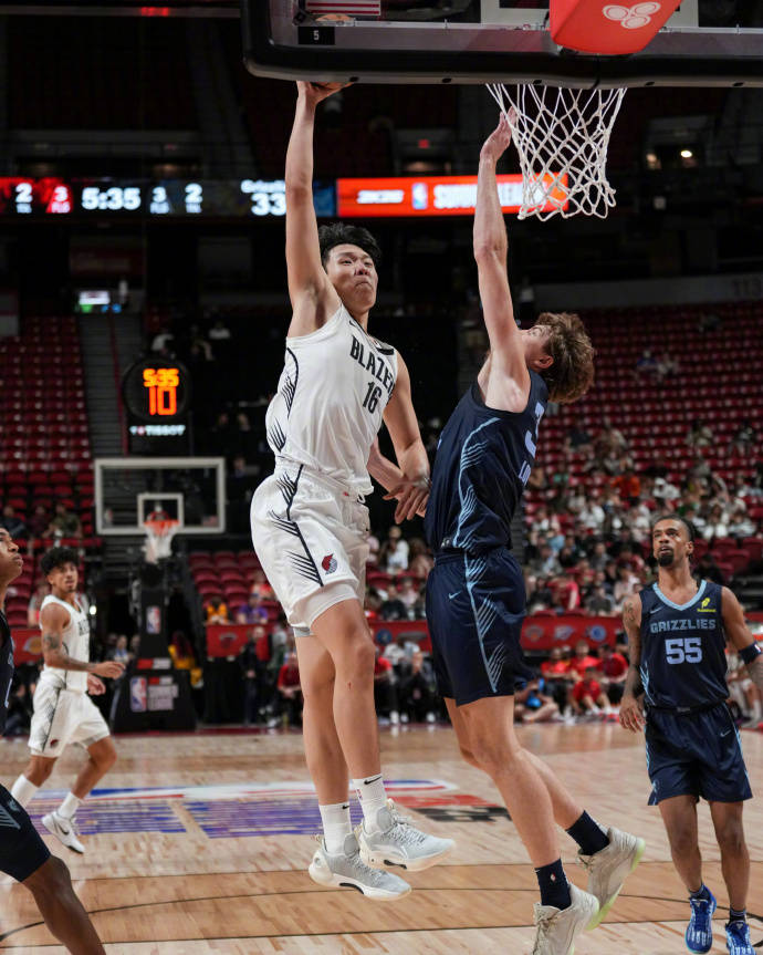 皇冠app
_杨瀚森背靠背10+5+5失误 夏联次战开拓者遭灰熊逆转