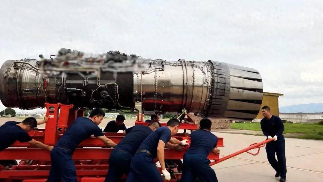 皇冠信用网需要押金吗_央视亲自曝光皇冠信用网需要押金吗，十几人推着歼-16发动机出镜，新太行早已脱胎换骨