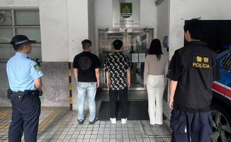 皇冠信用网代理出租
_男子扮成女性在澳门卖淫皇冠信用网代理出租
，两男子协助！长发背影照曝光