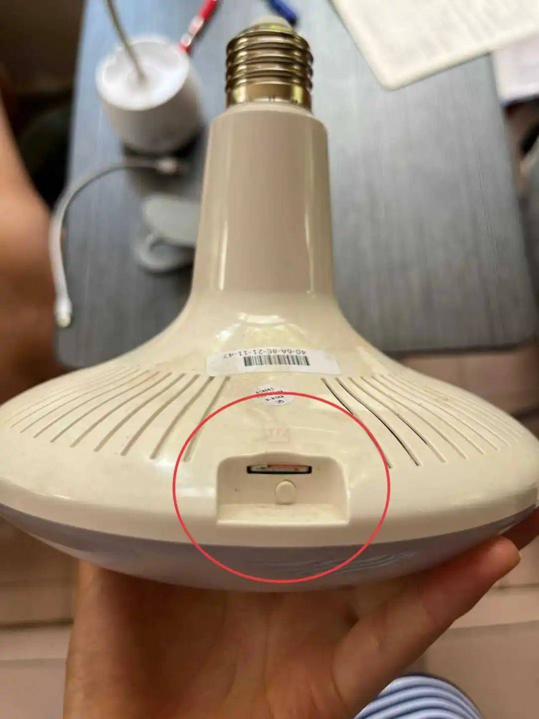 怎么注册皇冠信用网
_女租客在停电后发现伪装成灯泡的隐蔽摄像头怎么注册皇冠信用网
，房东希望退租，并愿退还剩余三个月的租金，警方立案调查