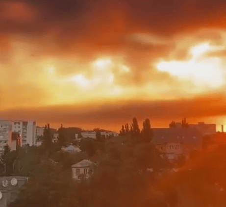 皇冠信用网押金多少
_报复不隔夜！仅24小时皇冠信用网押金多少
，俄军炸碎阿塞拜疆投资，17个油罐被毁引发国际关注