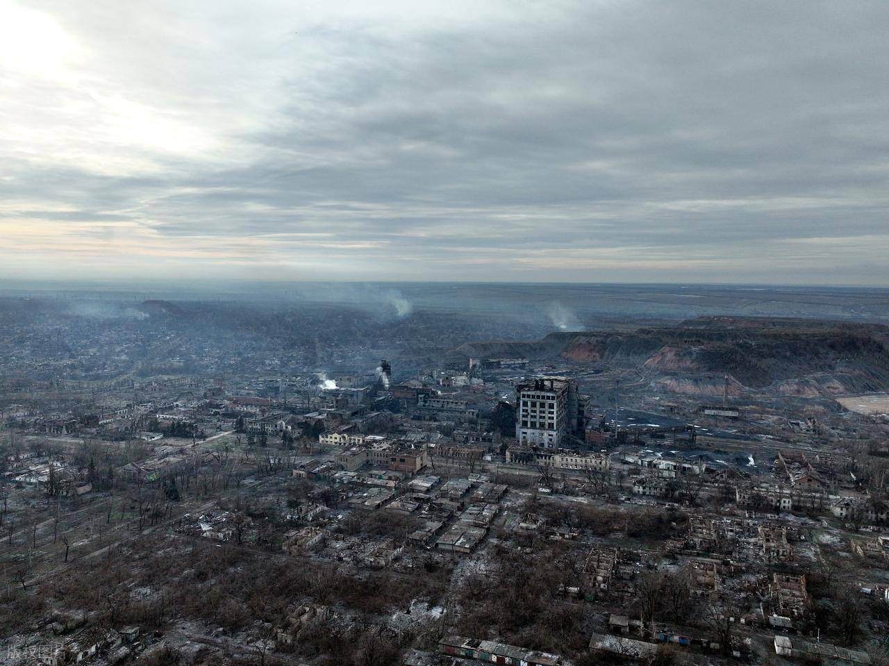 爱沙尼亚甲组联赛
_空袭再现！乌军156旅营区30次剧烈爆炸爱沙尼亚甲组联赛
，无人机与导弹齐飞，1个旅被一举重创！