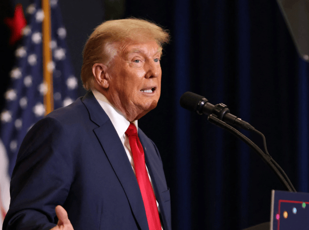 艾里斯vs阿波罗利马素尔
_中方将用70分钟大阅兵艾里斯vs阿波罗利马素尔
，让西方各国认清差距，难怪特朗普不来中国，还要在白宫见一位贵客？