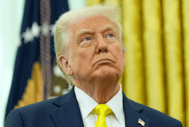 艾里斯vs阿波罗利马素尔
_中方将用70分钟大阅兵艾里斯vs阿波罗利马素尔
，让西方各国认清差距，难怪特朗普不来中国，还要在白宫见一位贵客？