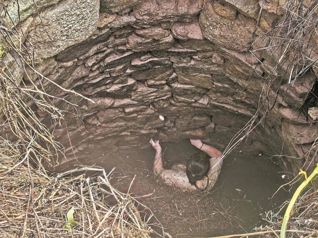 阿根廷职业联赛_泉州坠井女子“54小时噩梦”：几条蛇爬身上阿根廷职业联赛，双侧肋骨骨折！绝望时靠一个信念坚持活下来……