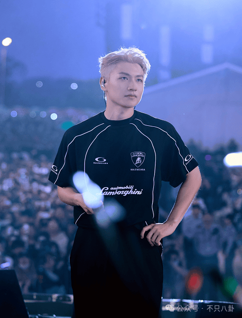 NBA篮球返水
_他俩没分手但被拍到吵架了NBA篮球返水
，吵得很凶......