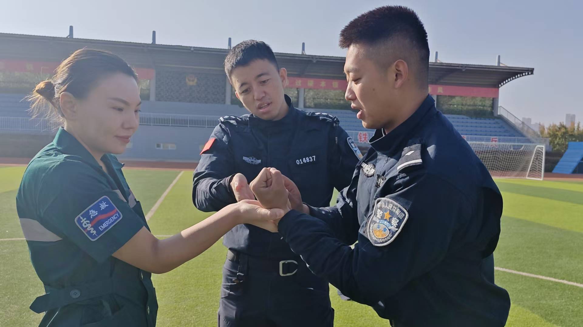 丹麦超级联赛_双向赋能提能力 警医联动护平安