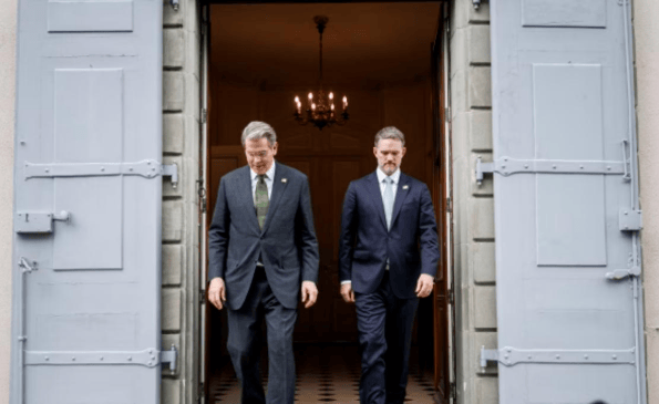 皇冠登一登二登三区别
_谈判结束皇冠登一登二登三区别
，李成钢和贝森特说法不一样，特朗普措辞变了：中国希望达成协议？美媒道出真相