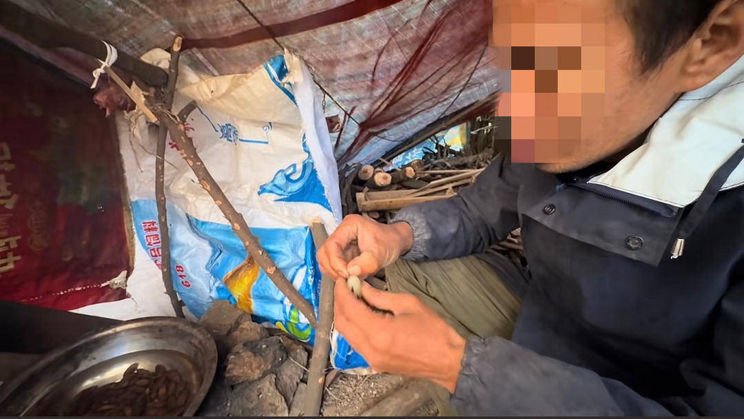 皇冠信用网押金多少
_浙江瑞安“荒野求生”挑战赛被曝投喂选手、内定获奖者等问题 主办方回应｜封面头条