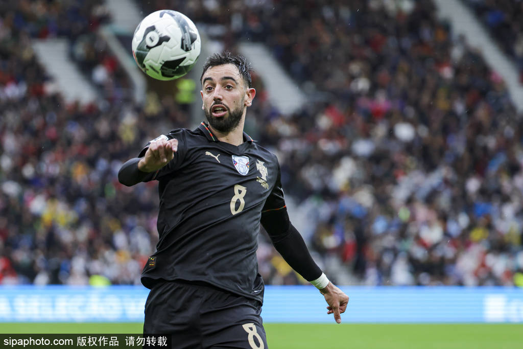 皇冠信用网开户
_直通世界杯皇冠信用网开户
！世预赛-C罗停赛B费戴帽 葡萄牙9-1亚美尼亚