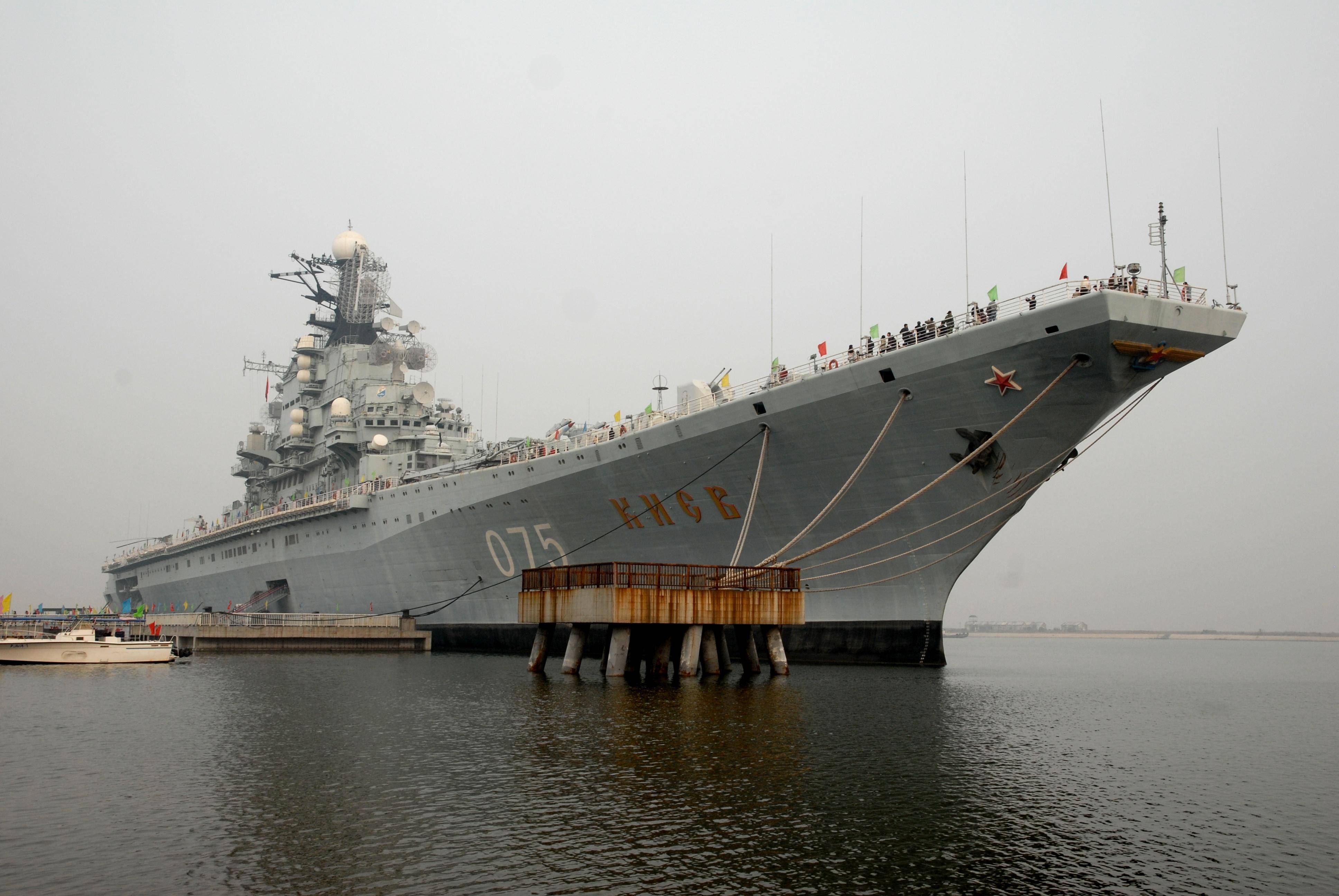 皇冠登3管理出租
_美媒:世界都被骗了皇冠登3管理出租
,中国偷偷打造10艘航母,8艘做好了战斗准备