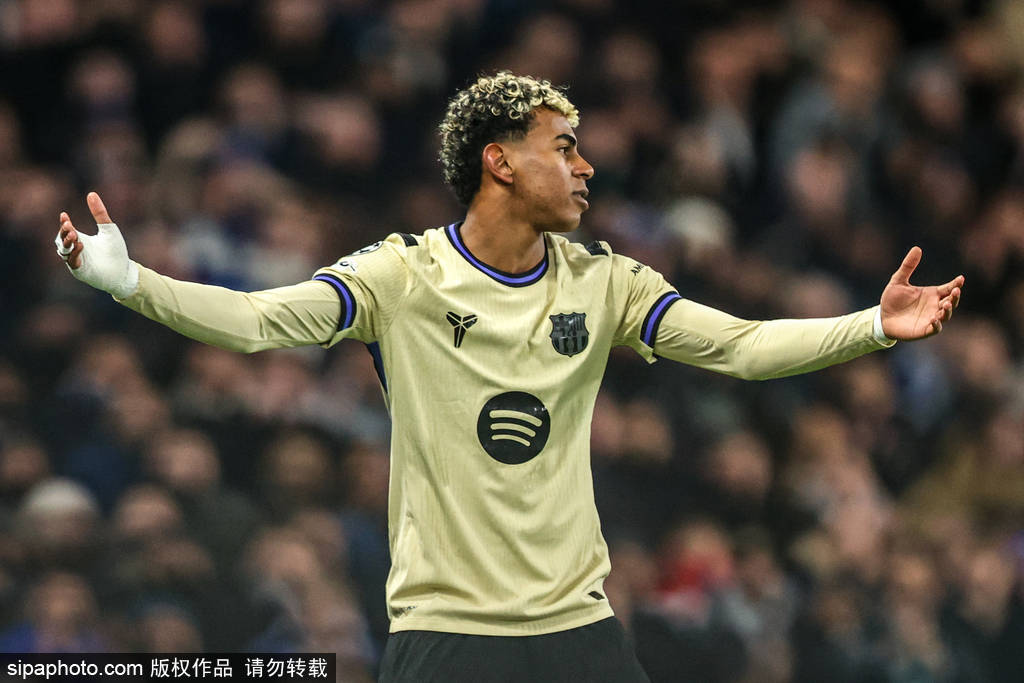 体育皇冠信用网
_观战台：阿森纳大战切尔西 曼城巴萨利物浦盼止颓势