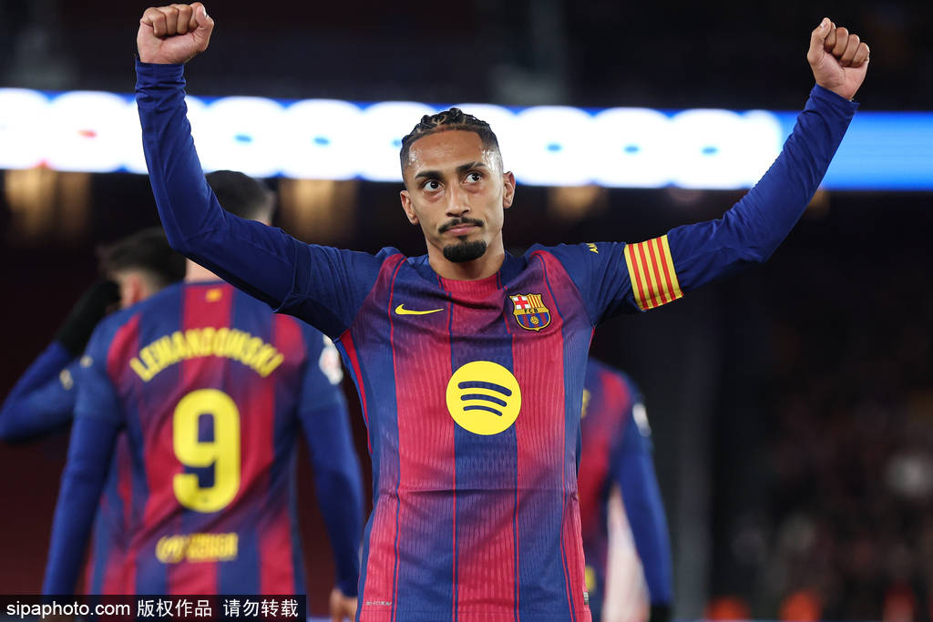 波多黎各 vs 牙买加
_西甲-拉菲尼亚破门奥尔莫建功 莱万丢点巴萨3-1逆转马竞