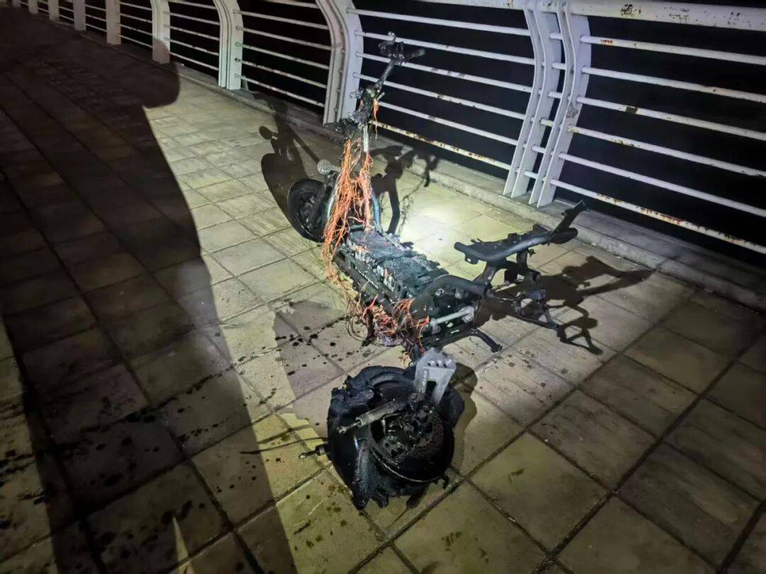 皇冠体育App下载
_集中曝光皇冠体育App下载
!郑州市2025年11月共发生13起电动自行车火灾!