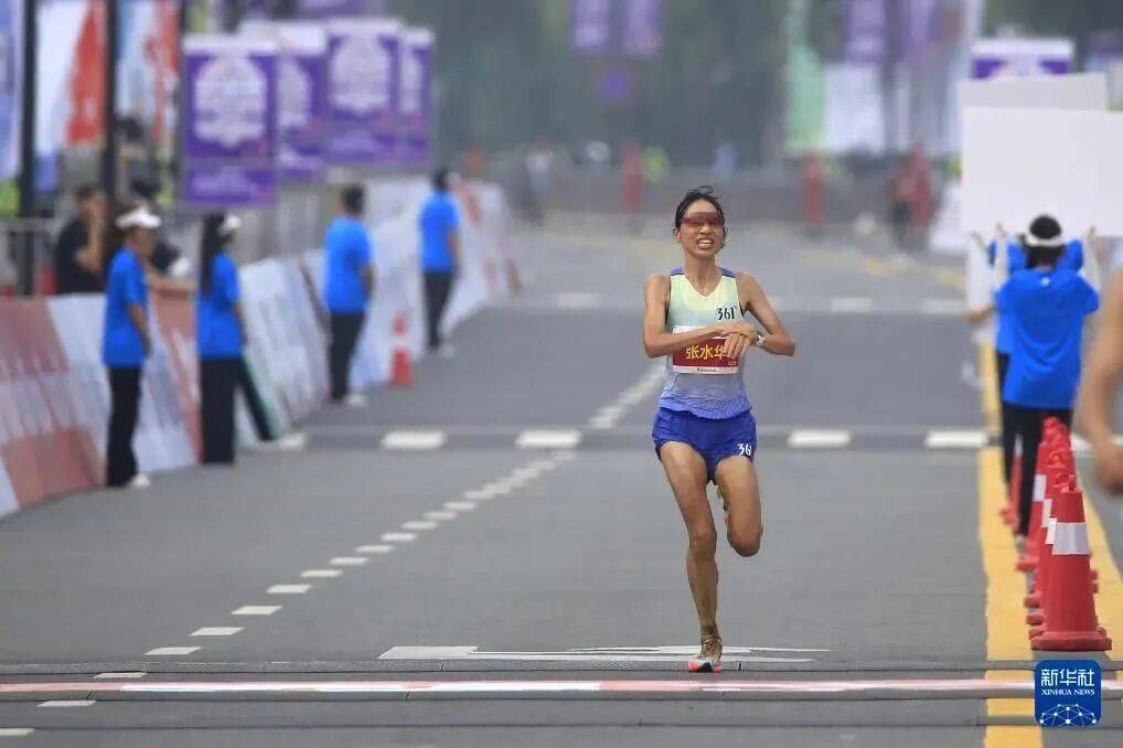 皇冠登1登2登3代理_“最快女护士”张水华：今日在医院上班皇冠登1登2登3代理，未参加“家门口的”福州马拉松；护士长回应