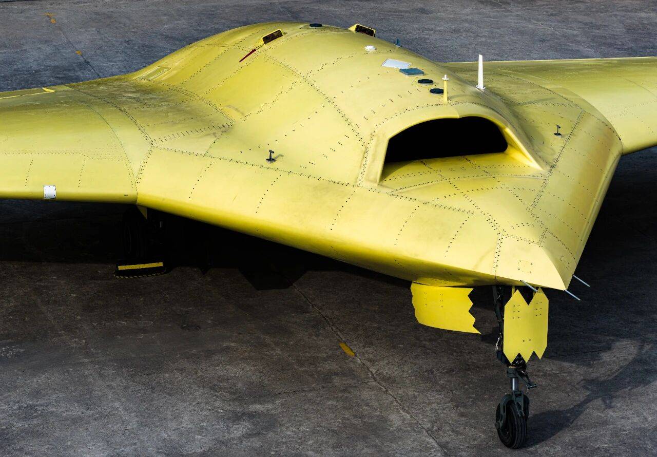 皇冠信用网登3代理申请
_重大突破皇冠信用网登3代理申请
!彩虹-7高空高速隐身无人机成功首飞