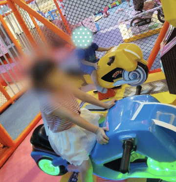 皇冠体育App下载_男子称5岁女儿发烧住进宁波妇儿医院皇冠体育App下载，两次用药后病情危急转院时夭折，医院卫健委回应