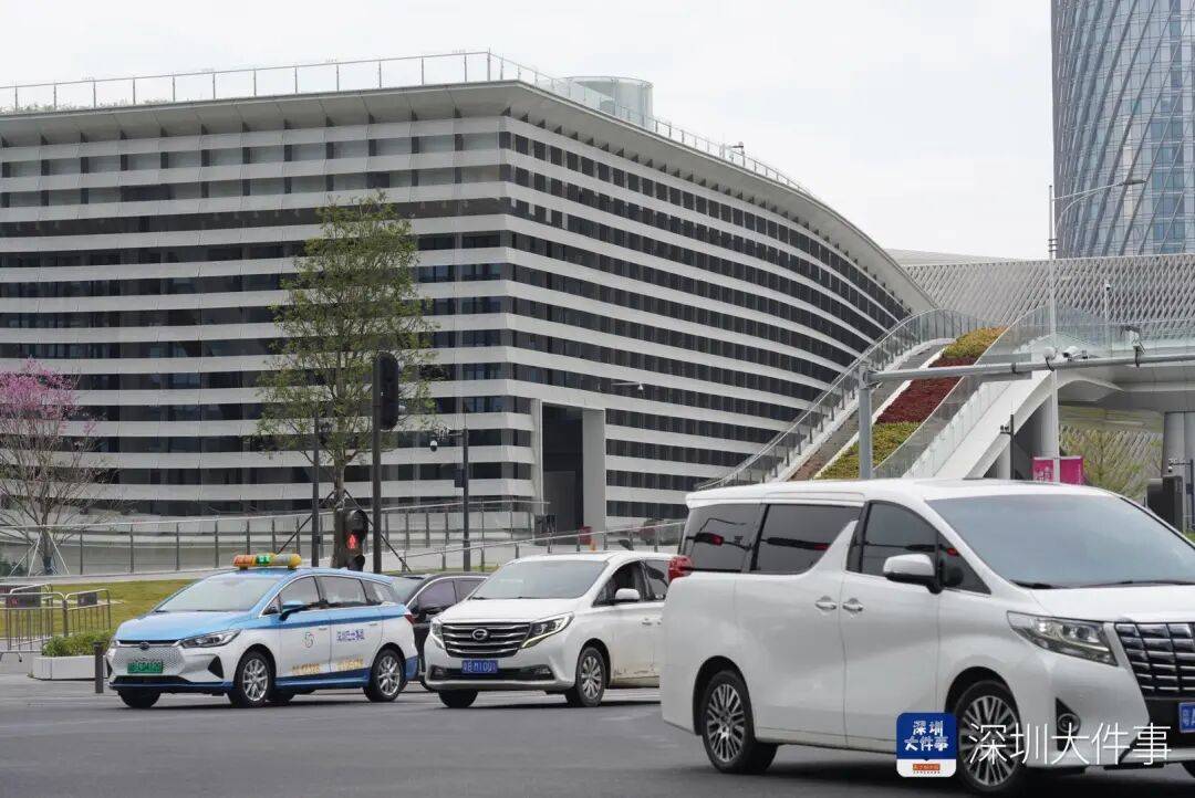 皇冠信用网登123出租_已撤下！深圳网红地标火速拆除争议招牌皇冠信用网登123出租，曾连夜发公开信