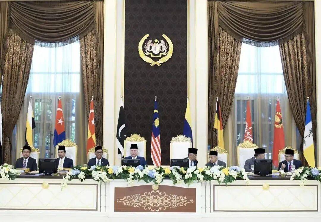 皇冠信用网登2_马来西亚华人被排挤但中文流利皇冠信用网登2，新加坡华人为何却主动抛弃中文？