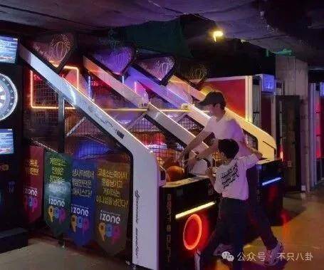 皇冠信用出租代理_离婚6年后他谈了个小十几岁的新女友?前妻坦言不介意他新恋情皇冠信用出租代理。